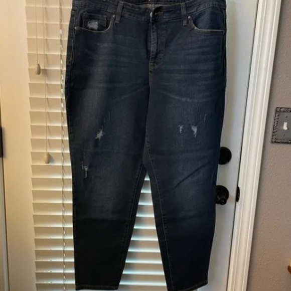 Style & Co. Curvy Skinny Denim Jeans Size 16S. Like New - Picture 3 of 16